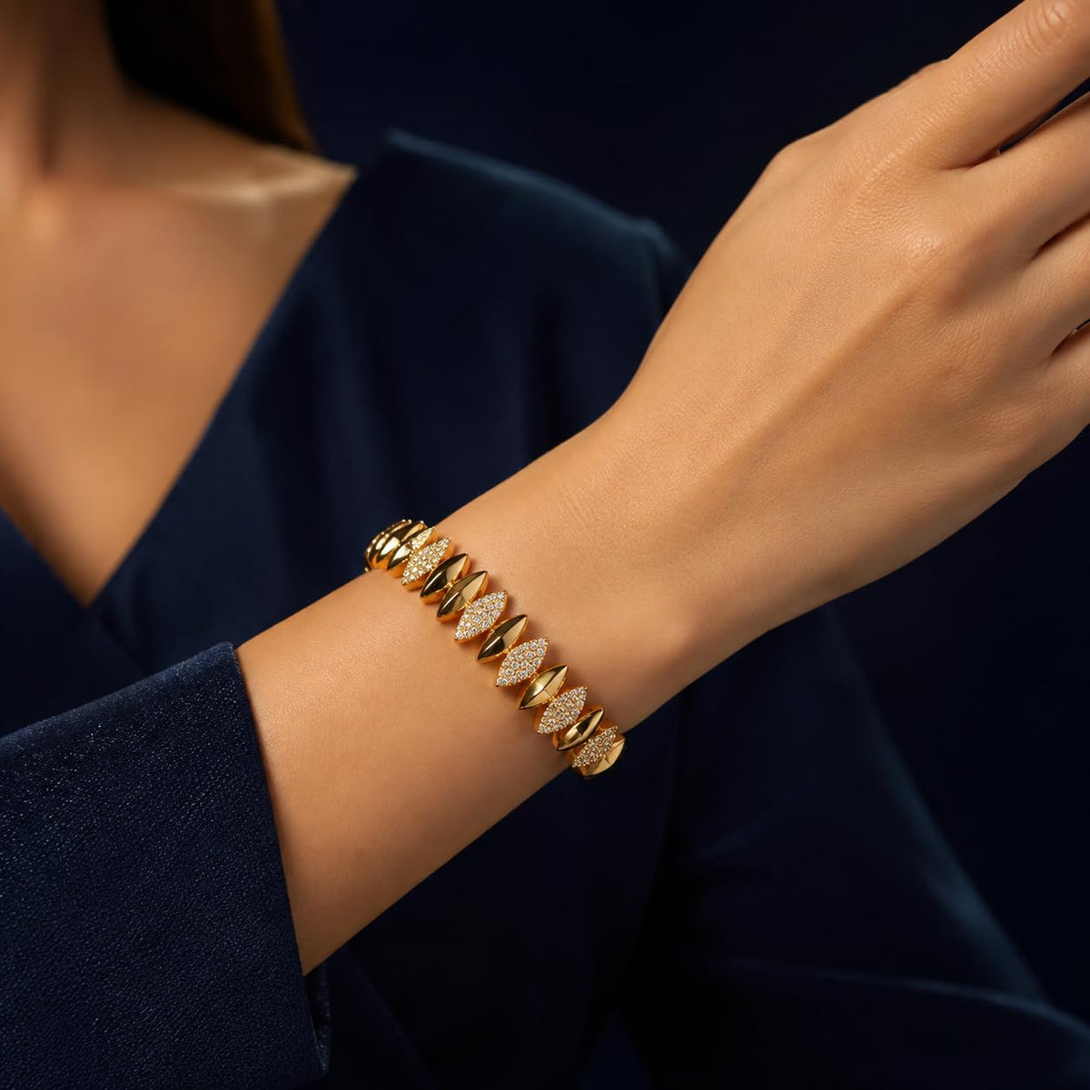Women’s Gold Tone Stone Studded Bangle Bracelet, Elegant Marquise Leaf Design Fashion Cuff Bracelet with Crystal Detailing, Function Wear Jewellery Gift for Women