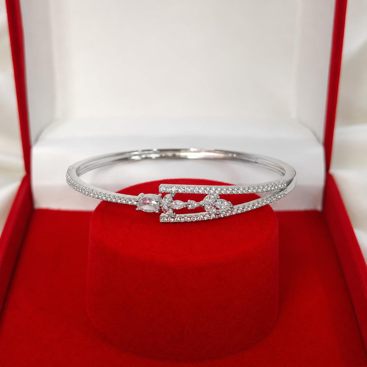 Women's Silver Tone Crystal Bangle Bracelet, Sparkling Leaf Floral Open Cuff Bracelet with Clear Stones, Fashion Jewellery for Women, Wedding Party Birthday Gift