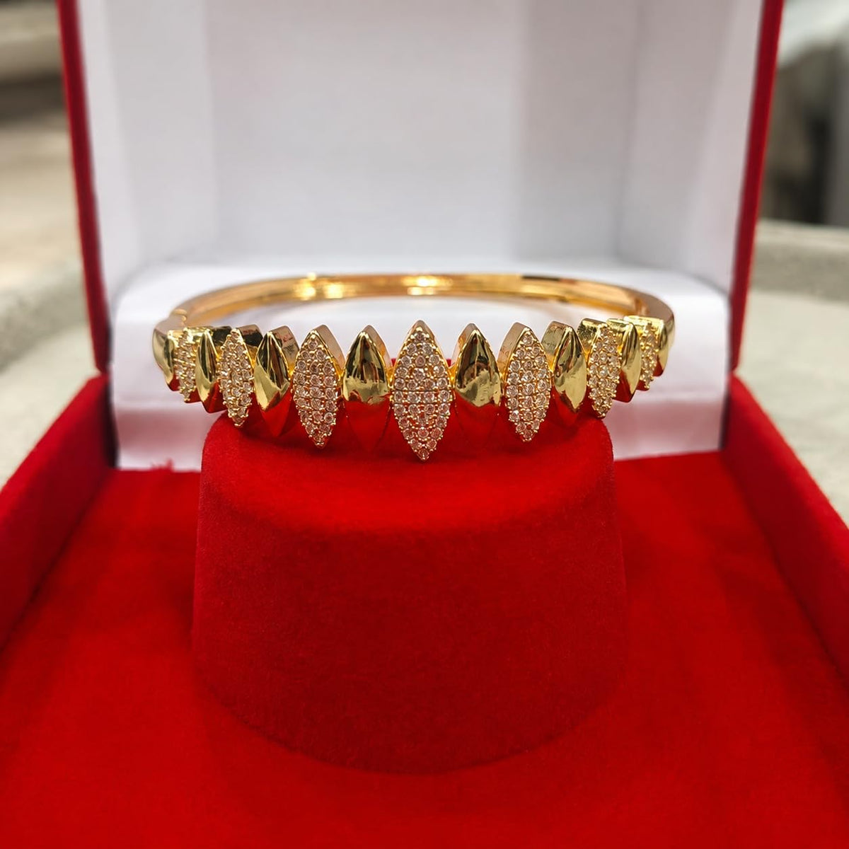 Women’s Gold Tone Stone Studded Bangle Bracelet, Elegant Marquise Leaf Design Fashion Cuff Bracelet with Crystal Detailing, Function Wear Jewellery Gift for Women
