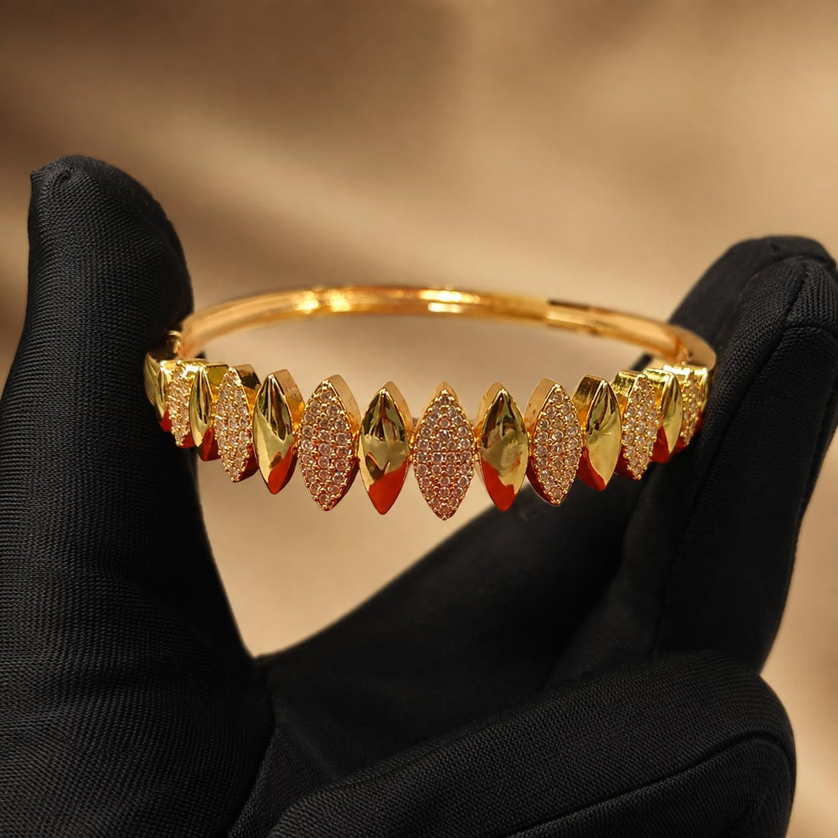 Women’s Gold Tone Stone Studded Bangle Bracelet, Elegant Marquise Leaf Design Fashion Cuff Bracelet with Crystal Detailing, Function Wear Jewellery Gift for Women