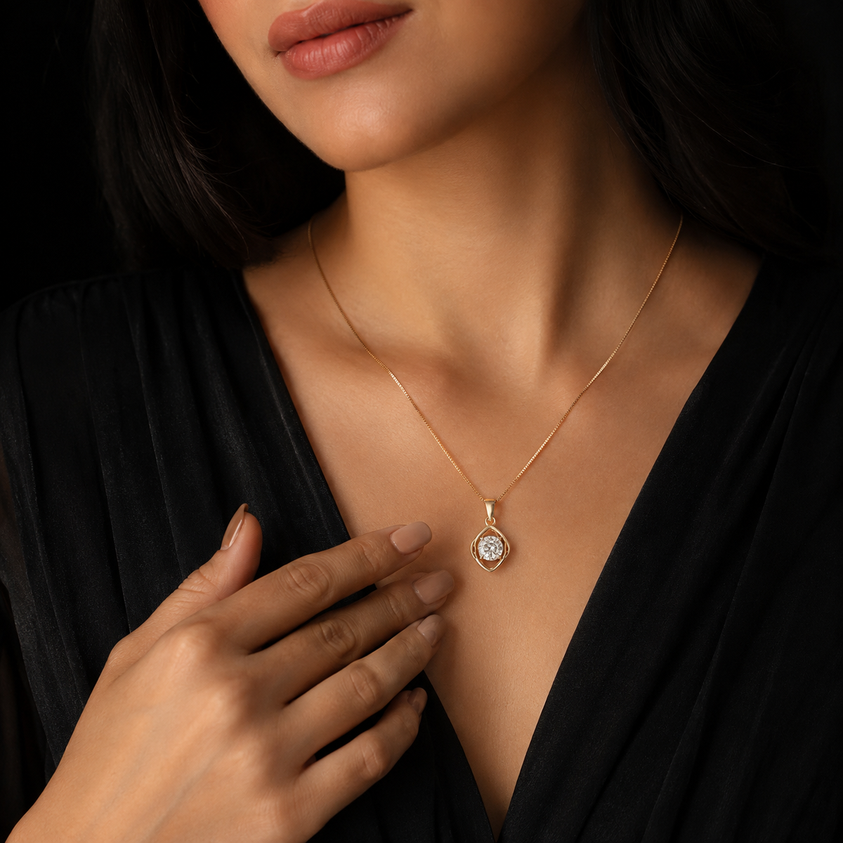 Gold Plated Elegant Teardrop Crystal Pendant Necklace for Women